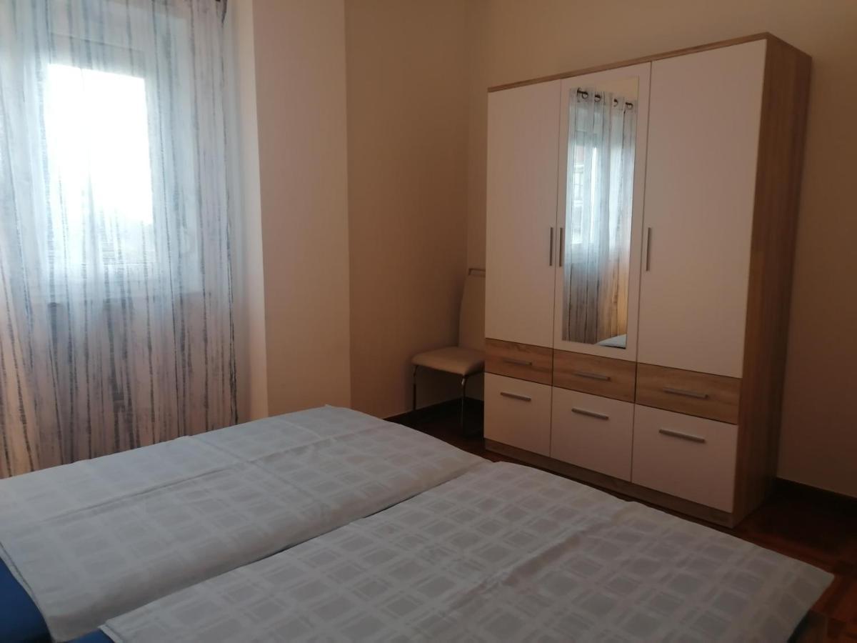 Apartmani Ivana Senj Senj  Esterno foto